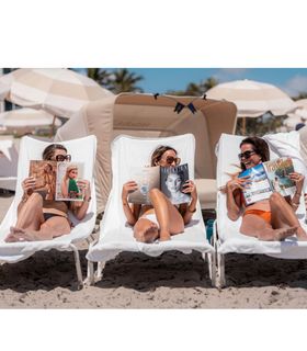 Brooke Burke feet photo thumbnail