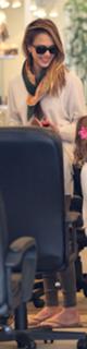 Jessica Alba feet photo thumbnail