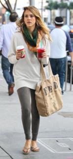 Jessica Alba feet photo thumbnail