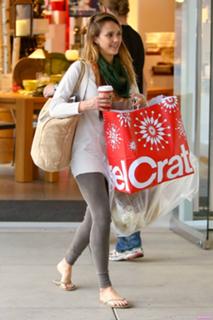Jessica Alba feet photo thumbnail