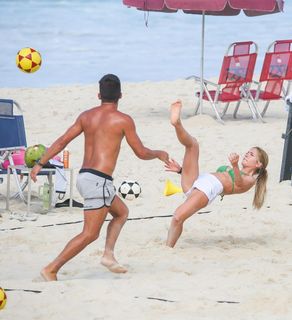 Jade Picon feet photo thumbnail