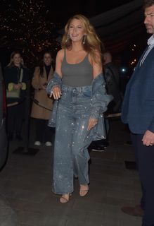 Blake Lively feet photo thumbnail