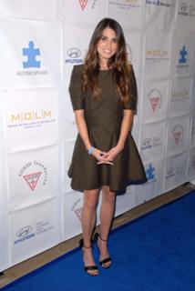 Nikki Reed feet photo thumbnail