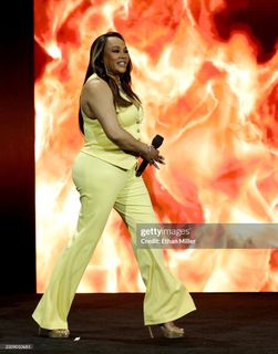 Vivica A. Fox feet photo 1