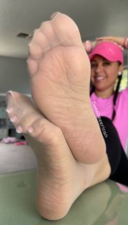 Deedee Rican feet photo thumbnail