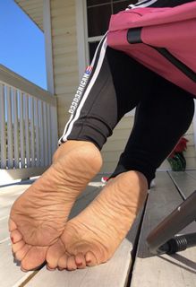 Deedee Rican feet photo thumbnail