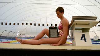 Federica Pellegrini feet photo thumbnail
