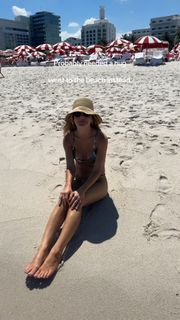 Vale Genta feet photo thumbnail