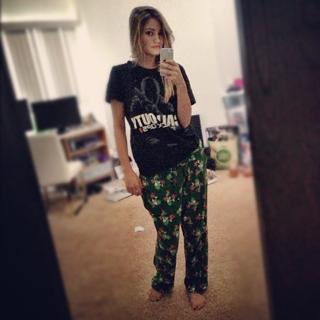 Justine Ezarik feet photo thumbnail