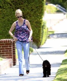 January Jones feet photo thumbnail