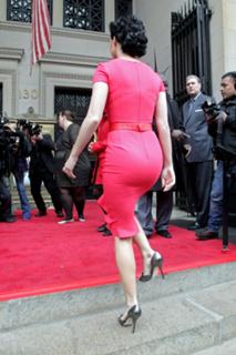 Katy Perry feet photo thumbnail