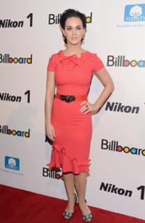 Katy Perry feet photo thumbnail
