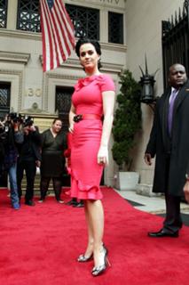 Katy Perry feet photo thumbnail