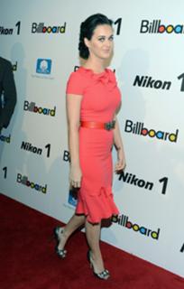 Katy Perry feet photo thumbnail
