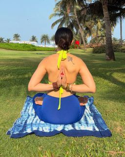 Poonam Yadav feet photo thumbnail