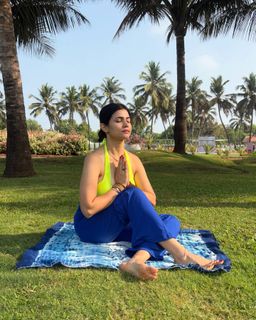 Poonam Yadav feet photo thumbnail
