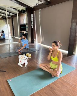 Malaika Arora feet photo thumbnail