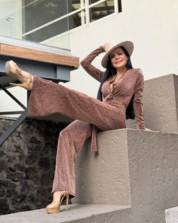 Maribel Guardia feet photo thumbnail