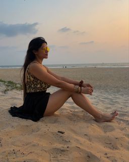 Poonam Yadav feet photo thumbnail