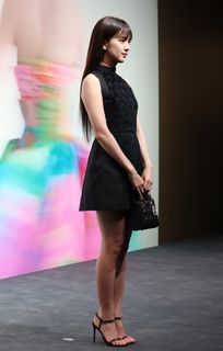 Ji-soo Kim feet photo 5