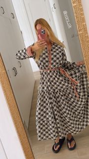 Nicole Neumann feet photo thumbnail