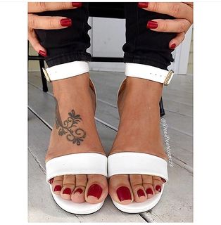 Deedee Rican feet photo thumbnail