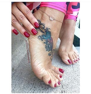 Deedee Rican feet photo thumbnail