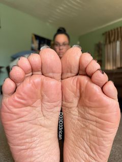Deedee Rican feet photo thumbnail