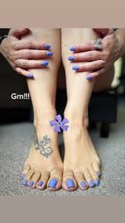 Deedee Rican feet photo thumbnail