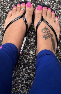 Deedee Rican feet photo thumbnail
