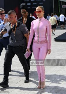 Jennifer Lopez feet photo thumbnail