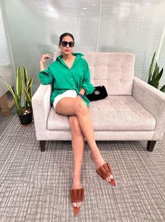 Hina Khan feet photo thumbnail