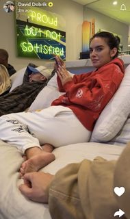 Natalie Noel Mariduena feet photo thumbnail