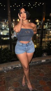 Queen Naija feet photo thumbnail