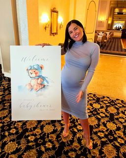 Megan Olivi feet photo 4
