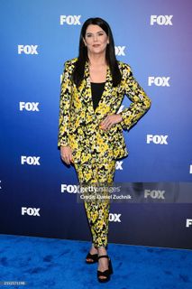 Lauren Graham feet photo 4