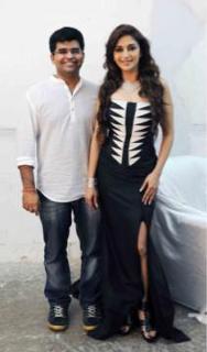 Madhuri Dixit feet photo thumbnail