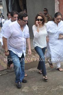 Madhuri Dixit feet photo thumbnail