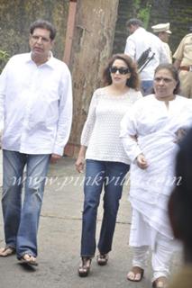 Madhuri Dixit feet photo thumbnail