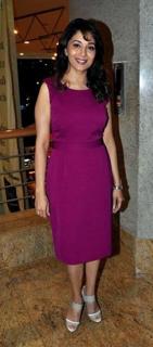 Madhuri Dixit feet photo thumbnail