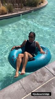 Christina Milian feet photo thumbnail