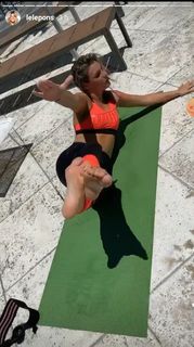 Lele Pons feet photo thumbnail