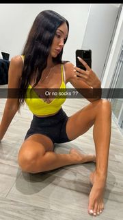 Scarlet Vas feet photo thumbnail