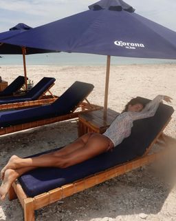 Zaira Nara feet photo thumbnail