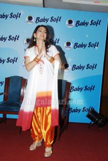 Juhi Chawla feet photo 4