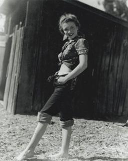 Marilyn Monroe feet photo thumbnail