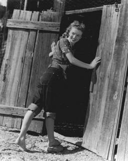 Marilyn Monroe feet photo thumbnail