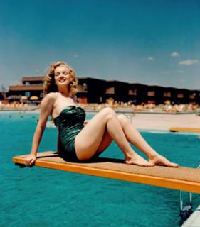 Marilyn Monroe feet photo thumbnail