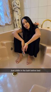 Scarlet Vas feet photo thumbnail