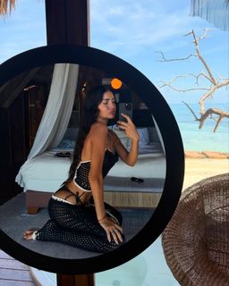 Zaira Nara feet photo thumbnail